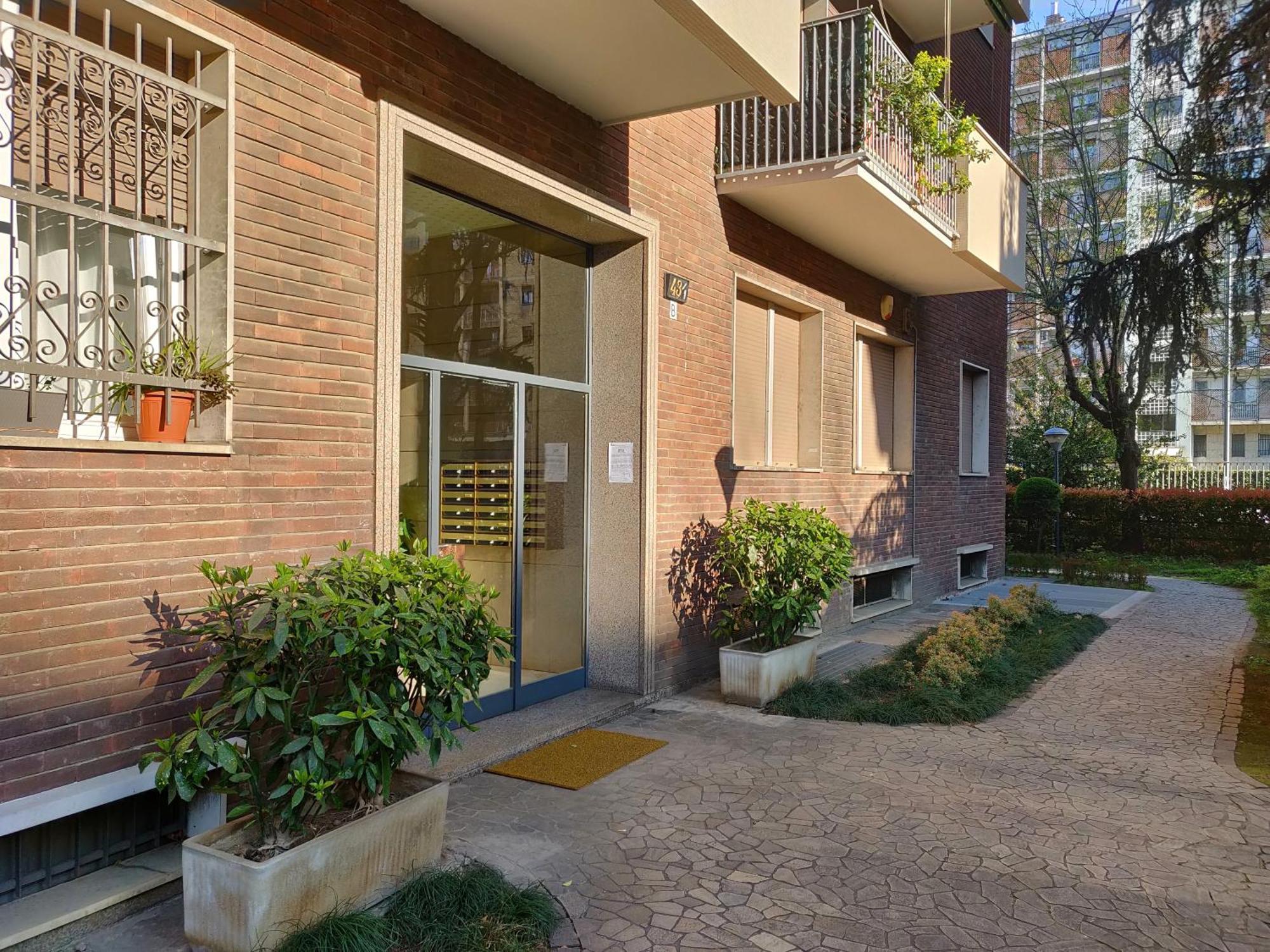 Exclusive Rooftop Apartment With Large Terrace In Solari/Tortona Milan Extérieur photo