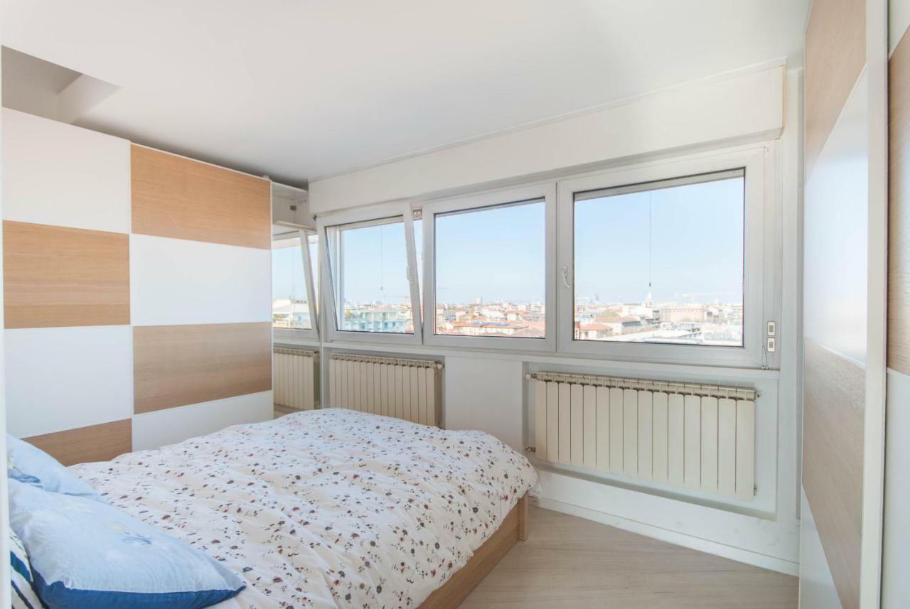 Exclusive Rooftop Apartment With Large Terrace In Solari/Tortona Milan Extérieur photo