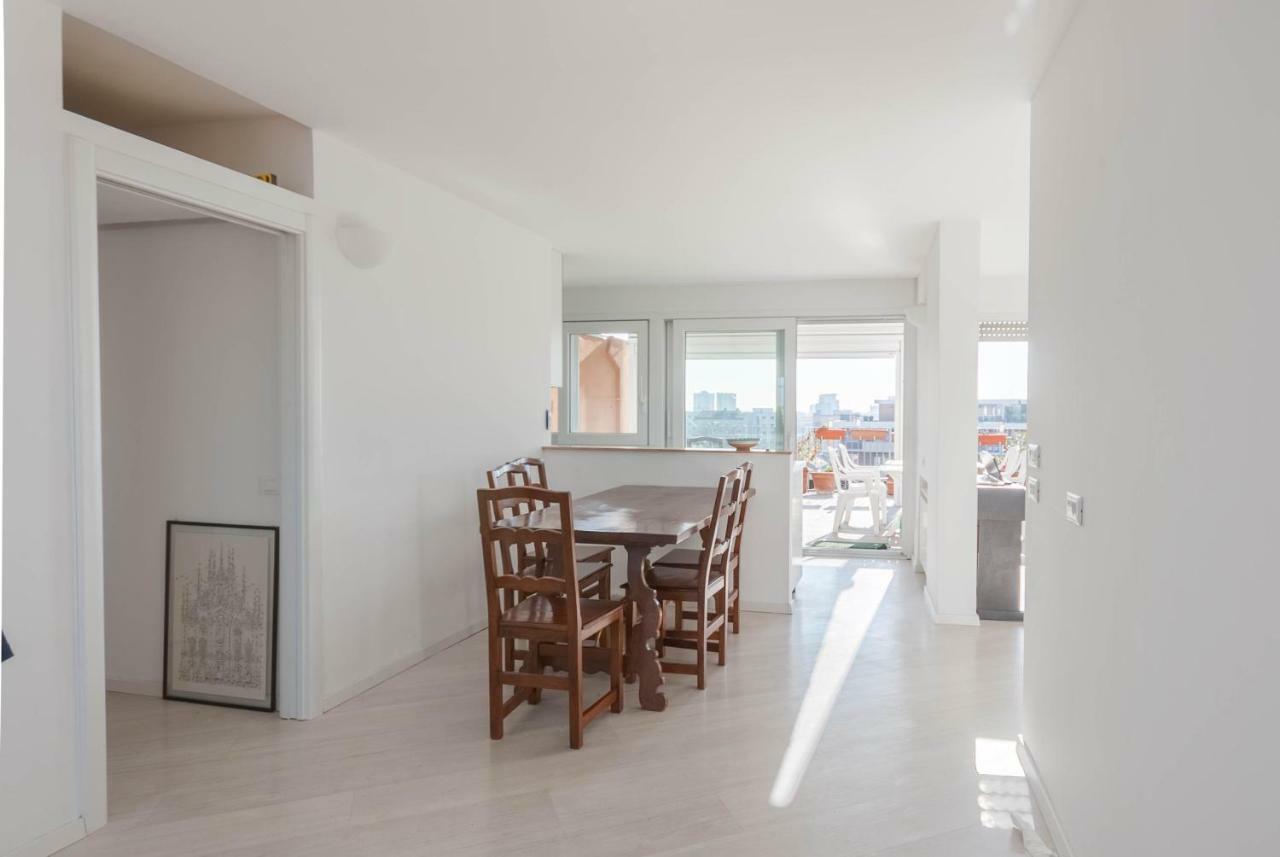 Exclusive Rooftop Apartment With Large Terrace In Solari/Tortona Milan Extérieur photo