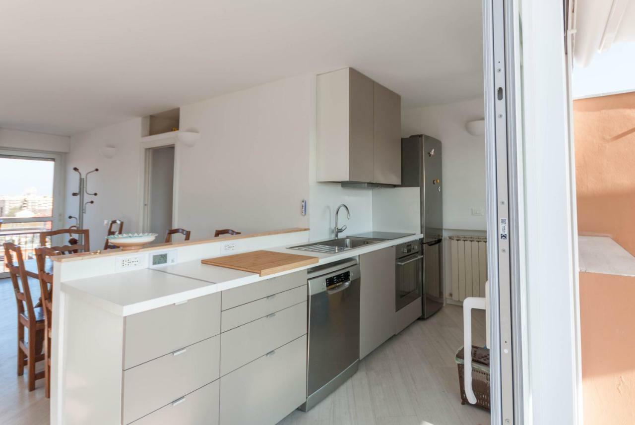 Exclusive Rooftop Apartment With Large Terrace In Solari/Tortona Milan Extérieur photo