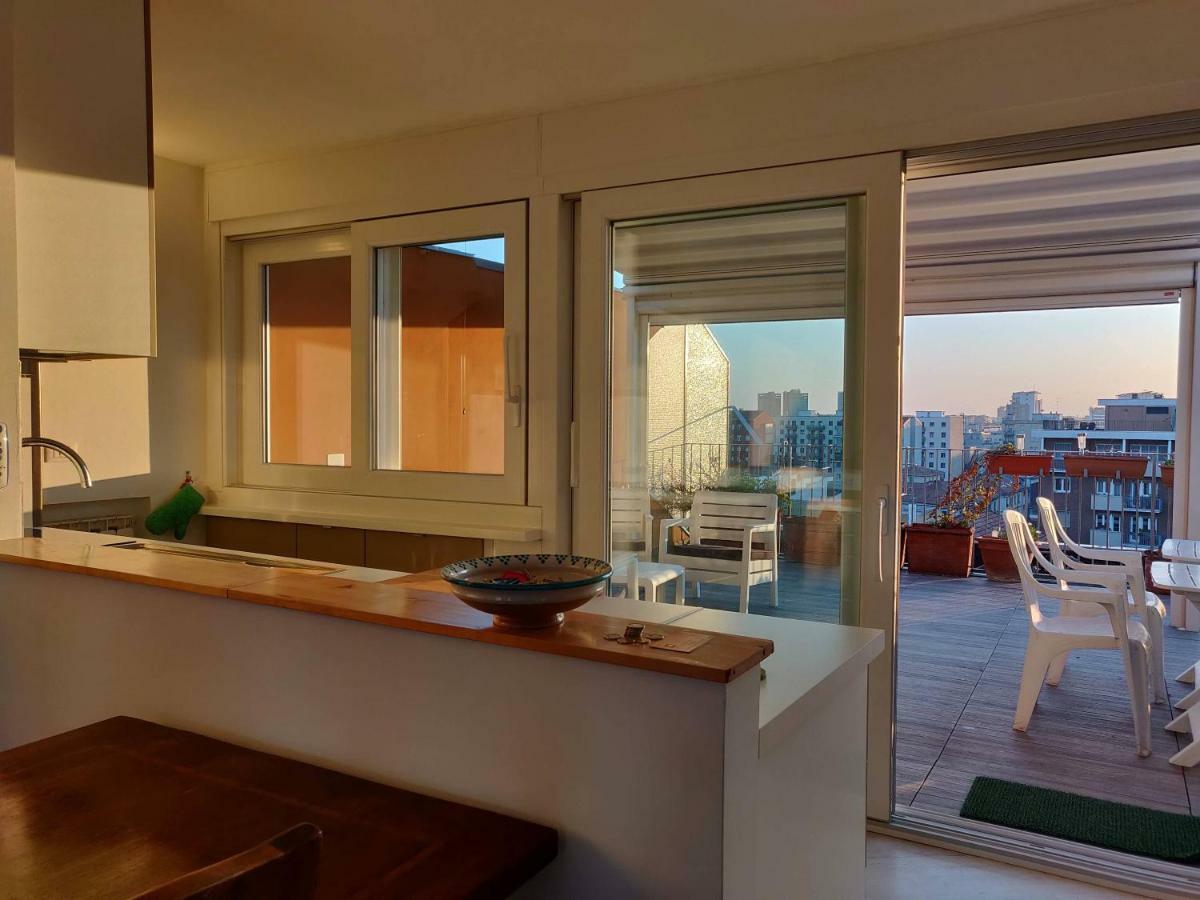 Exclusive Rooftop Apartment With Large Terrace In Solari/Tortona Milan Extérieur photo